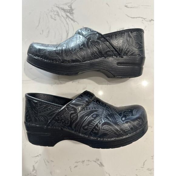 Dansko Women’s Professional Black Tooled Leather Clog, size 40, EUC - Picture 1 of 7